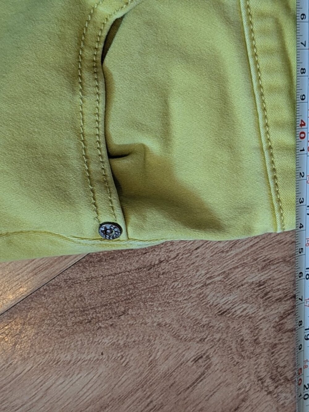 Cabi Jeans Skinny Leg Denim Pants Women's Size 12 Citron Chartreuse Yellow - Picture 7 of 9